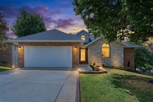 2122 W Melbourne Ct, Springfield, MO, 65810-1909 | Card Image