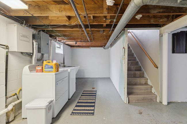 Laundry Area | Image 20