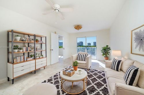 apt-902-280 Sw 20th Rd, Miami, FL, 33129-1434 | Card Image