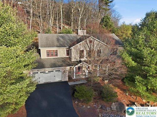 6 Fieldstone Ct, Lake Harmony, PA, 18624 | Card Image