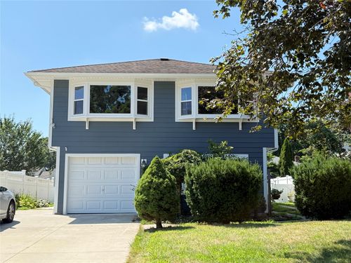 8 Crawford Ct, Huntington Station, NY, 11746-1502 | Card Image