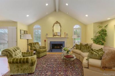 2408 Hickory Glen Drive, Condo with 3 bedrooms, 3 bathrooms and null parking in Bloomfield Hills MI | Image 3