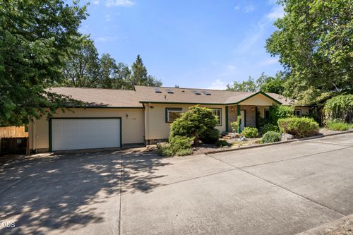 860 5th Ave, Gold Hill, OR, 97525-0348 | Card Image