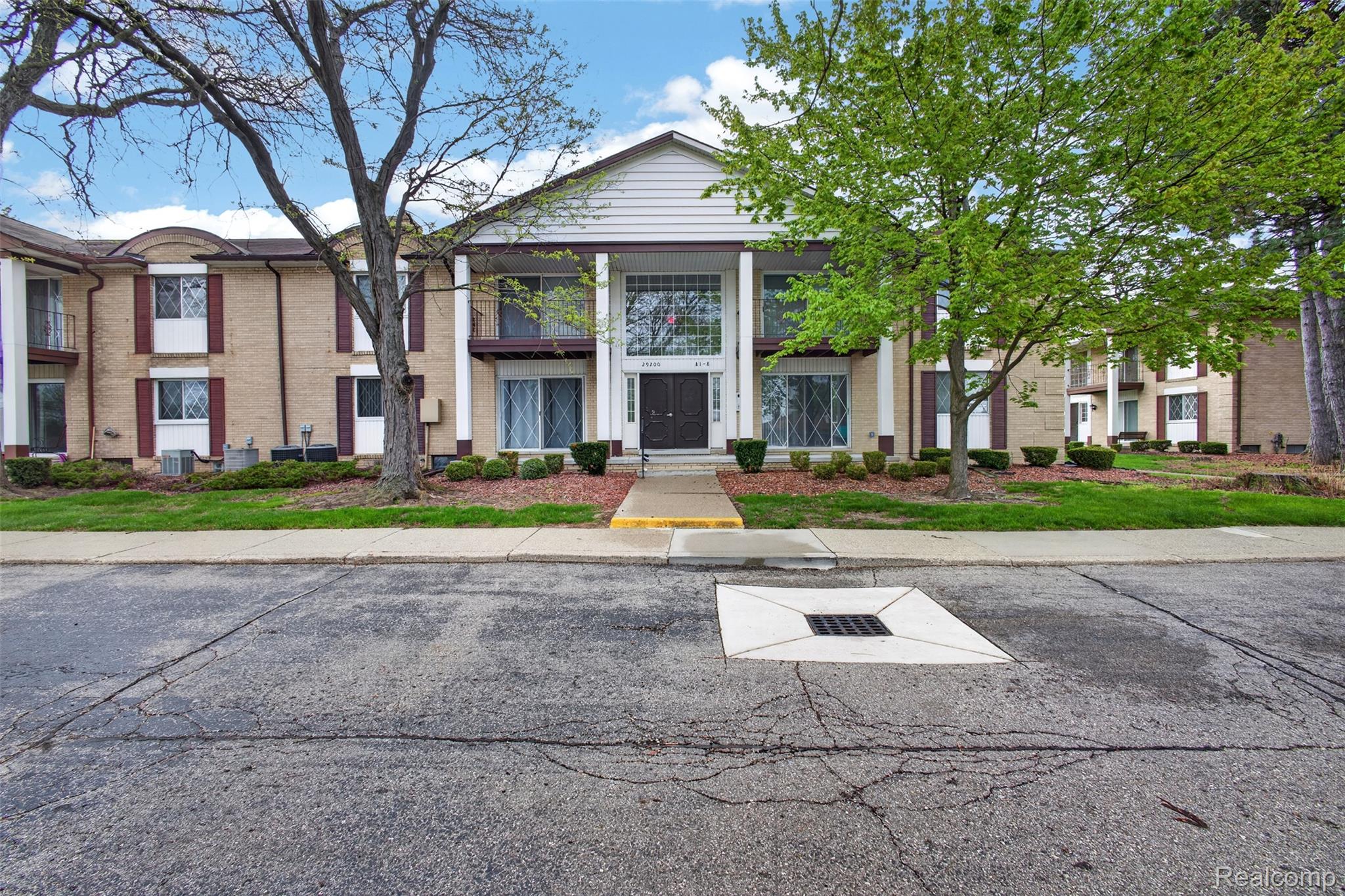 Residential in Warren