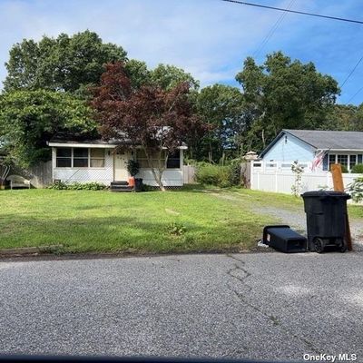 28 Mill Drive, House other with 3 bedrooms, 2 bathrooms and null parking in Mastic Beach NY | Image 1