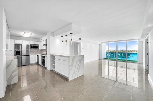 70-6770 Indian Creek Dr, Miami Beach, FL, 33141-5716 | Card Image