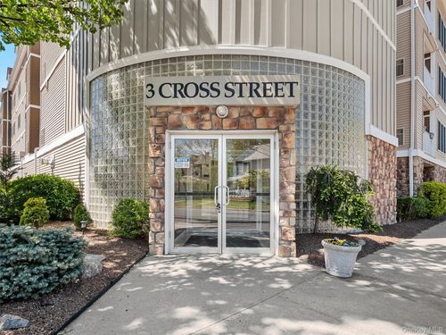 104-3 Cross St, Suffern, NY, 10901-4658 | Card Image