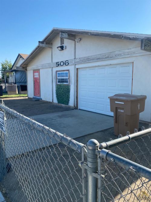506 Eye St, Bakersfield, CA, 93304-1334 | Card Image