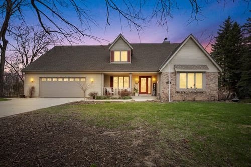 N55W15788 Lavendar Lilac Ln, Menomonee Falls, WI, 53051 | Card Image
