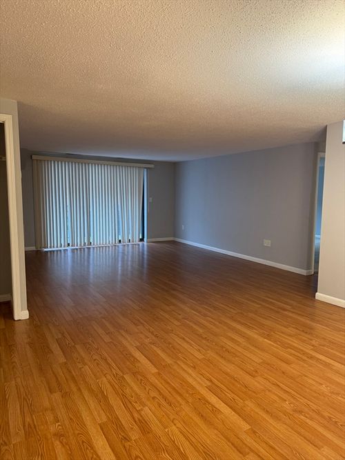 apt-204-12 9th St, Medford, MA, 02155-5138 | Card Image