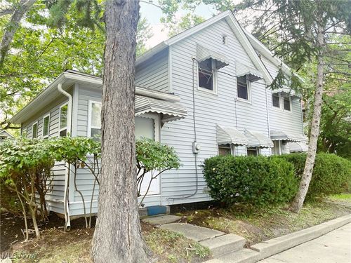 221 Mulberry St, Berea, OH, 44017-1836 | Card Image