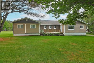 940 Pleasant Dr, House other with 3 bedrooms, 2 bathrooms and null parking in Minto NB | Image 1