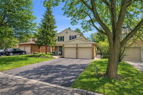 320 Tatlock Dr, Waterloo, ON, N2L5Y5 | Card Image