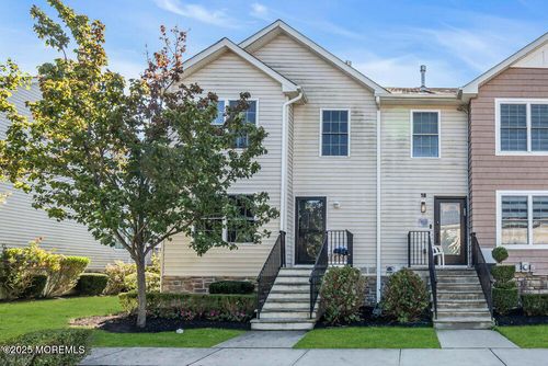 16 Charming Way, Lakewood, NJ, 08701-5450 | Card Image