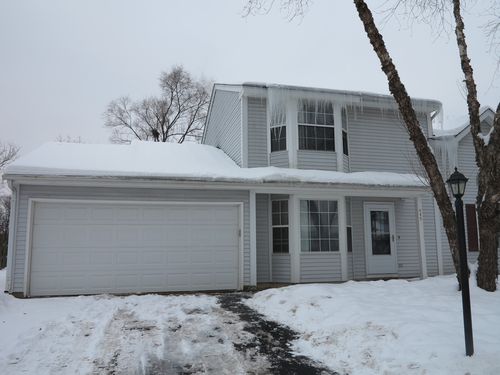 415 Newbury Dr, Island Lake, IL, 60042-9001 | Card Image