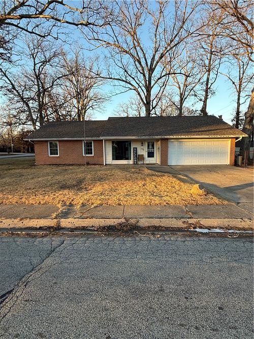 3010 E Orchard Dr, Decatur, IL, 62521-4752 | Card Image