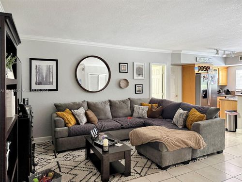 apt-17-924 Se 2nd St, Fort Lauderdale, FL, 33301-3617 | Card Image