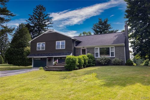105 E Lake St, Skaneateles, NY, 13152-9112 | Card Image