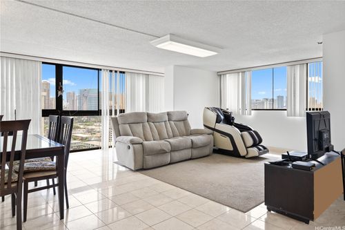 1804-2222 Citron St, Honolulu, HI, 96826-2858 | Card Image