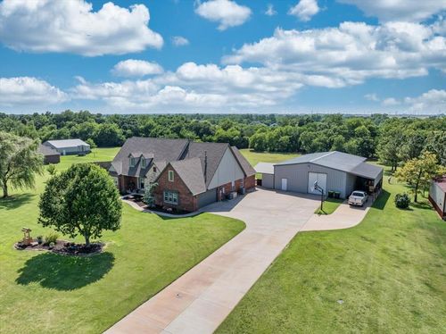 8277 Rockcliff Way, Piedmont, OK, 73078-7216 | Card Image