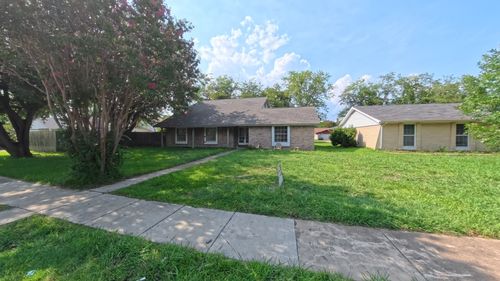 14 Merrie Cir, Richardson, TX, 75081-2524 | Card Image