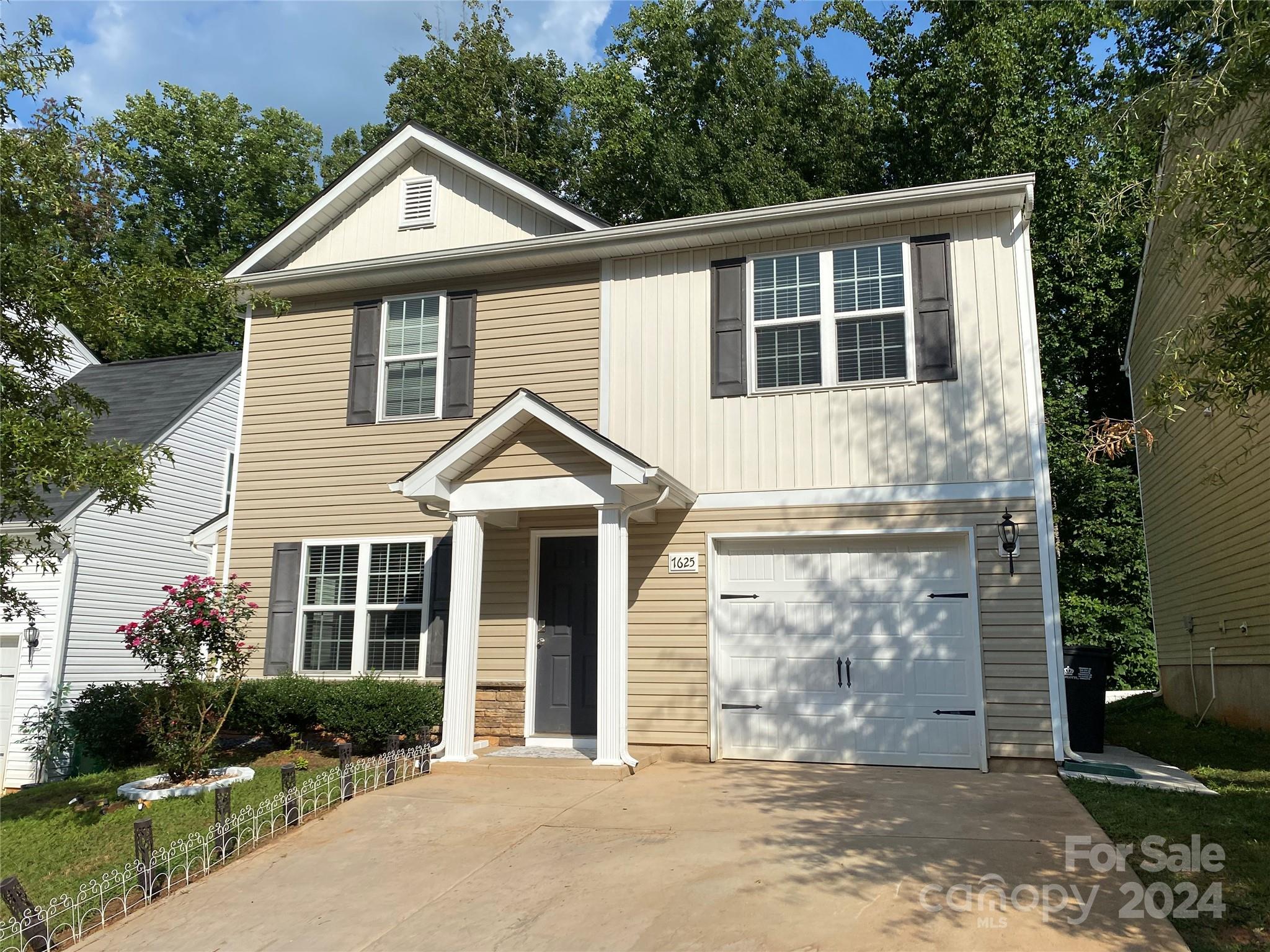 Mockernut Dr, Charlotte, NC 28215