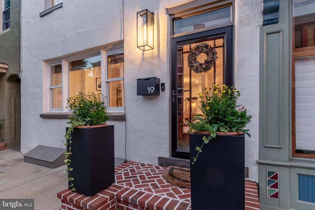 Main St, Lambertville, NJ 08530