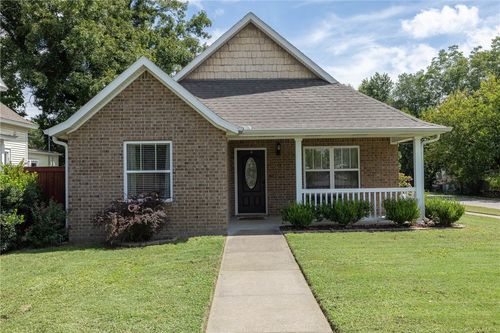 122 S Collins Ave, Gentry, AR, 72734-9724 | Card Image