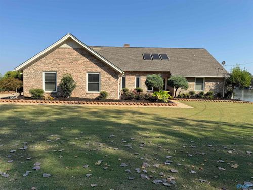 147 Lake Wood Dr, Gadsden, AL, 35901-5339 | Card Image