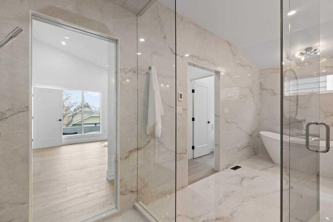 3 Strathroy Bay Sw, House other with 5 bedrooms, 4 bathrooms and 4 parking in Calgary AB | Image 25