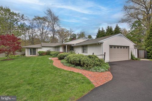 95 Springs Dr, DOYLESTOWN, PA, 18901-3139 | Card Image