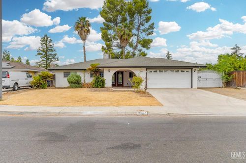 2504 Sutton Pl, Bakersfield, CA, 93309 | Card Image