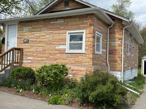 208 W Nippersink Rd, Round Lake, IL, 60073-3511 | Card Image