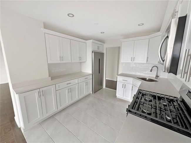 APT-8E - 166 Powells Cove Blvd, Home with 2 bedrooms, 2 bathrooms and null parking in Whitestone NY | Image 7