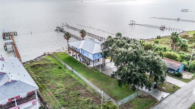 427 2 Nd St, House other with 3 bedrooms, 3 bathrooms and 1 parking in San Leon TX | Image 6
