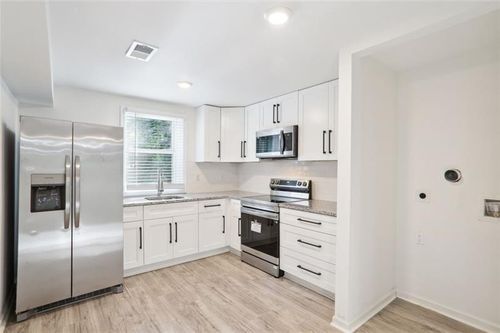 2533 Kelly Lake Rd, decatur, GA, 30032-6428 | Card Image