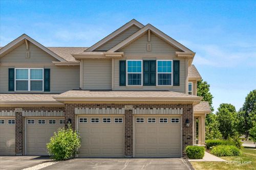 2032 Canyon Creek Dr, Aurora, IL, 60503-4933 | Card Image