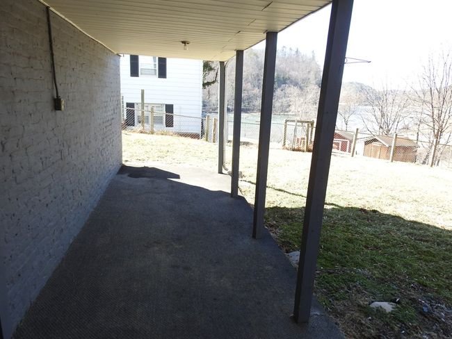 106 S Boss Row, House other with 3 bedrooms, 2 bathrooms and null parking in Fries VA | Image 27