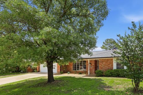 4314 Steeplechase Trl, Arlington, TX, 76016-2327 | Card Image