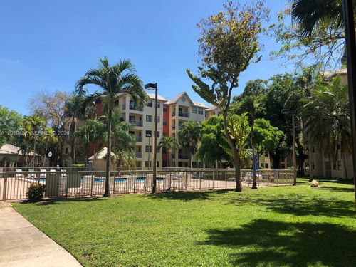 204-8245 Lake Dr, Doral, FL, 33166-7872 | Card Image