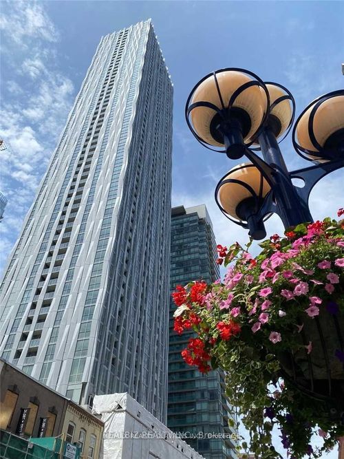 2204-1 Yorkville Ave, Toronto, ON, M4W0B1 | Card Image