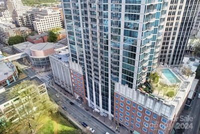 1715 - 210 N Church Street, Condo with 2 bedrooms, 2 bathrooms and null parking in Charlotte NC | Image 1