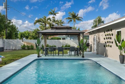 5701 Ne 16th Ave, Fort Lauderdale, FL, 33334-5988 | Card Image