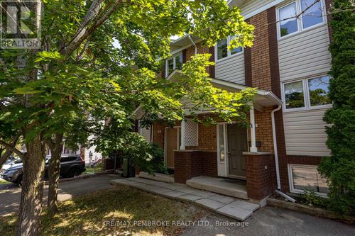 235 Willoughby Cres, Pembroke, ON, K8A8L7 | Card Image