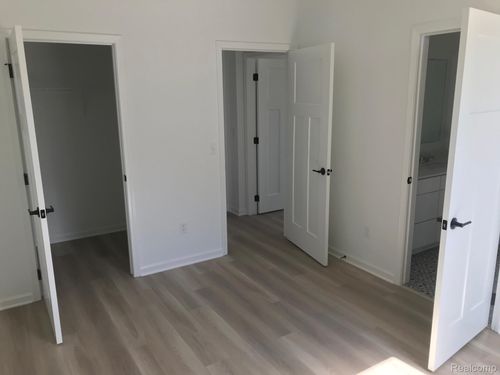 49706 Elesar Dr, Macomb, MI, 48042 | Card Image