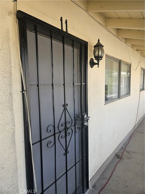 apt-11-530 N San Gabriel Ave, Azusa, CA, 91702-2943 | Card Image