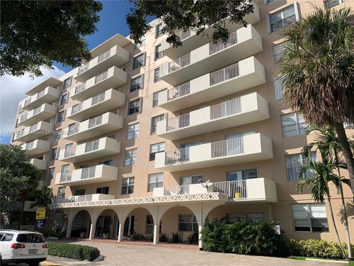 apt-2m-1455 N Treasure Dr, North Bay Village, FL, 33141-4101 | Card Image