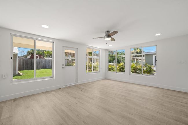 Florida room | Image 17