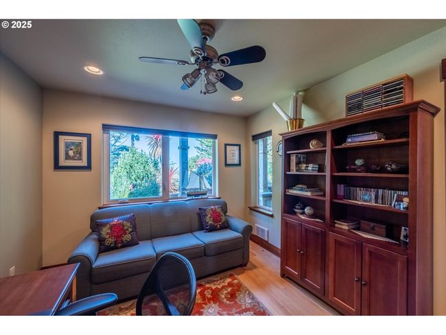 Bedroom-Lower | Image 28