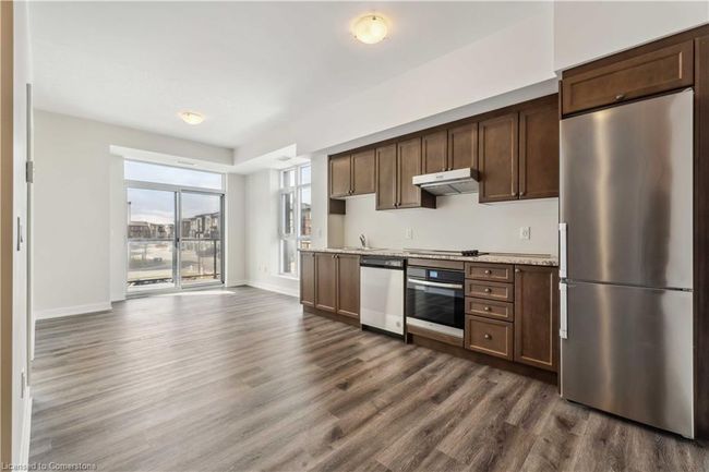 208 - 600 N Service Rd, House attached with 2 bedrooms, 1 bathrooms and 1 parking in Stoney Creek ON | Image 9